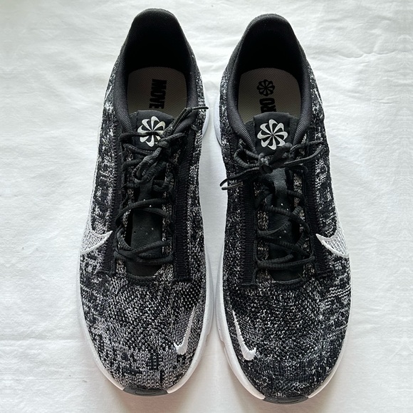 Shoes - Picture 2 of 5